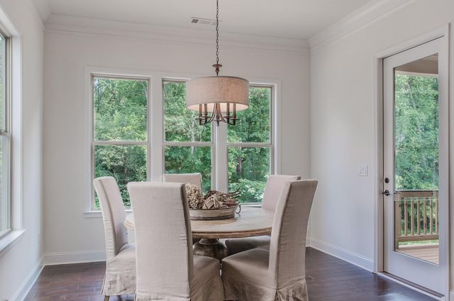 1712 Demi John Bend RD, Canyon Lake, TX 78133