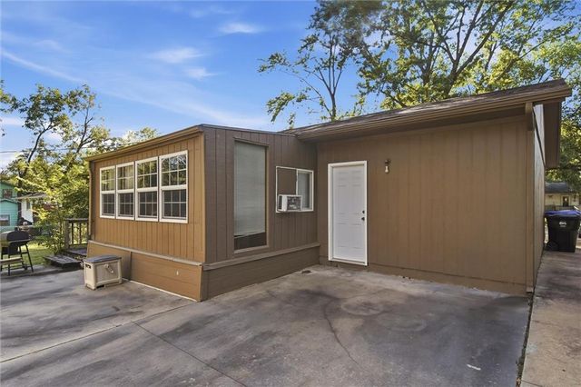 3112 Wisconsin Avenue, Topeka, KS 66605