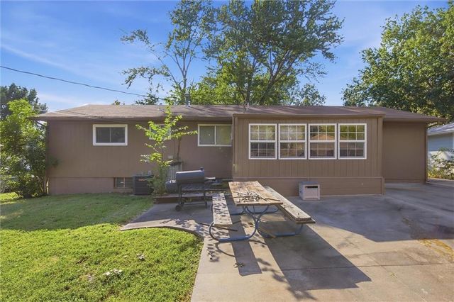 3112 Wisconsin Avenue, Topeka, KS 66605