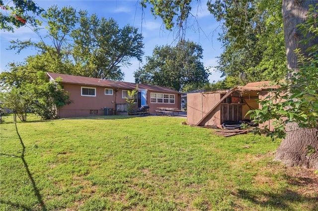 3112 Wisconsin Avenue, Topeka, KS 66605