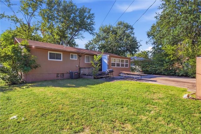 3112 Wisconsin Avenue, Topeka, KS 66605