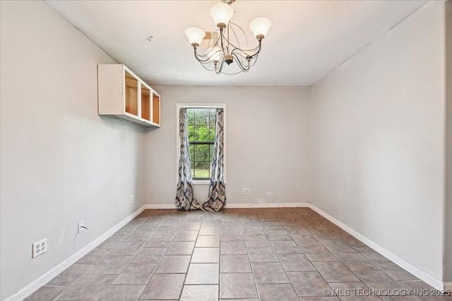 2420 N Oxford Avenue, Tulsa, OK 74115