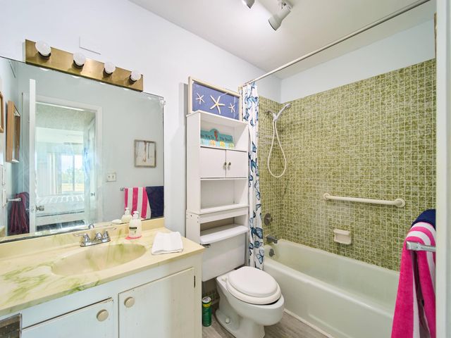 5363 SE Miles Grant Road D202, Stuart, FL 34997