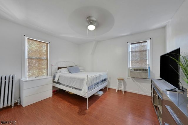 127 N 16Th St, East Orange City, NJ 07017