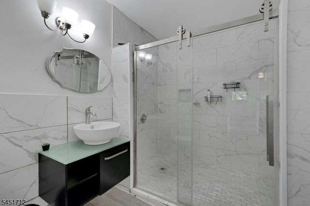 127 N 16Th St, East Orange City, NJ 07017