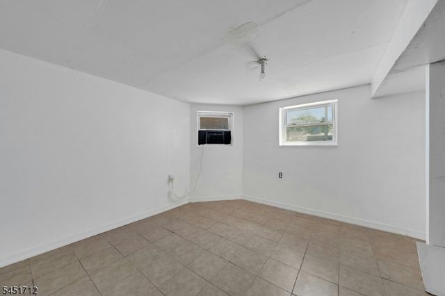 127 N 16Th St, East Orange City, NJ 07017