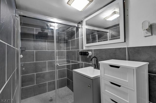 127 N 16Th St, East Orange City, NJ 07017