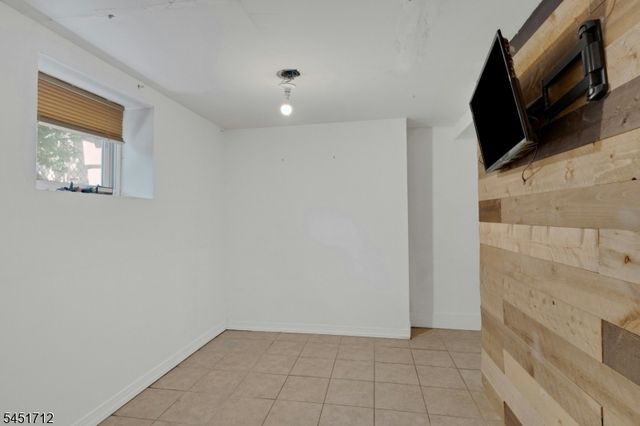 127 N 16Th St, East Orange City, NJ 07017