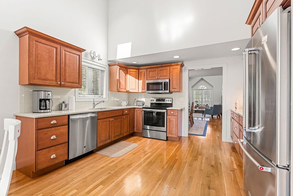 Image 11 of property listing at 55 Hampton Meadows Road # 55, Hampton, NH 03842