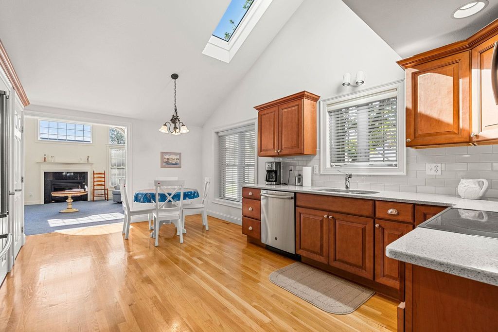 Image 12 of property listing at 55 Hampton Meadows Road # 55, Hampton, NH 03842