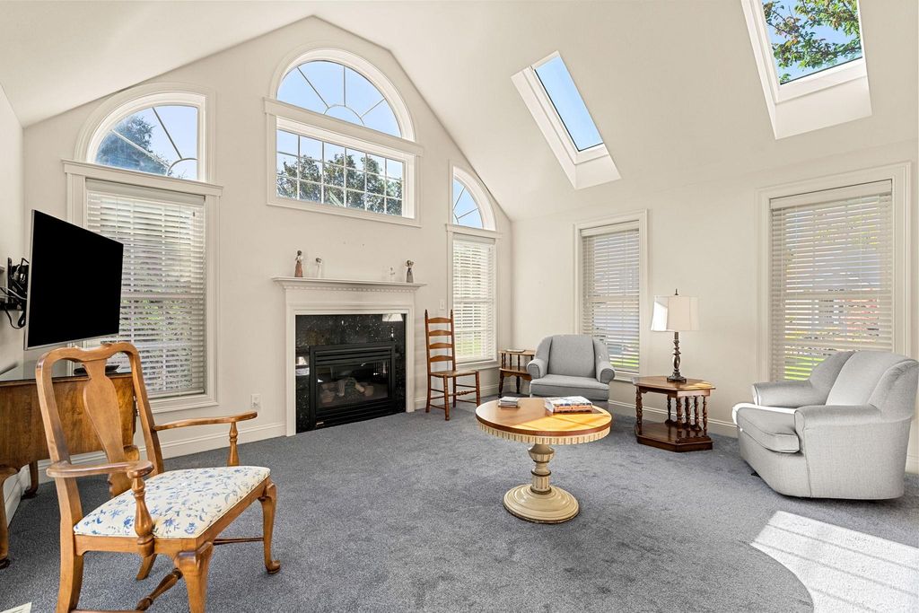 Image 13 of property listing at 55 Hampton Meadows Road # 55, Hampton, NH 03842