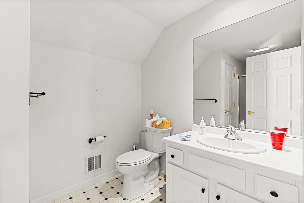 Image 25 of property listing at 55 Hampton Meadows Road # 55, Hampton, NH 03842