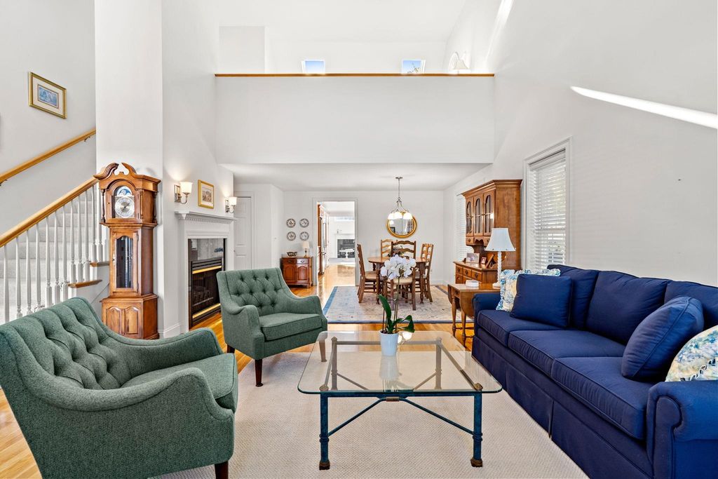 Image 4 of property listing at 55 Hampton Meadows Road # 55, Hampton, NH 03842