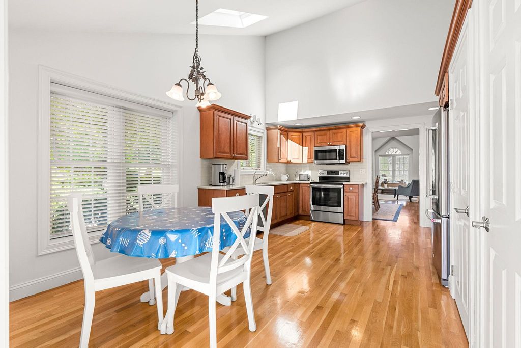 Image 10 of property listing at 55 Hampton Meadows Road # 55, Hampton, NH 03842