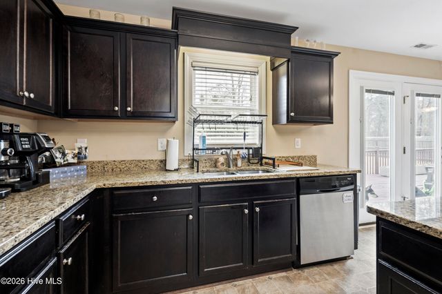 140 Pine Cove Road, New Bern, NC 28562