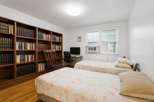 242 Kearsing Parkway A, Monsey, NY 10952