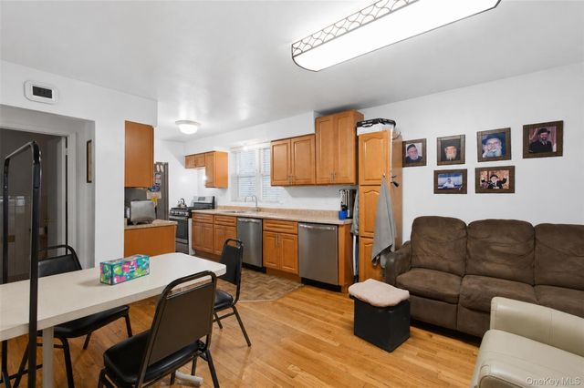 242 Kearsing Parkway A, Monsey, NY 10952