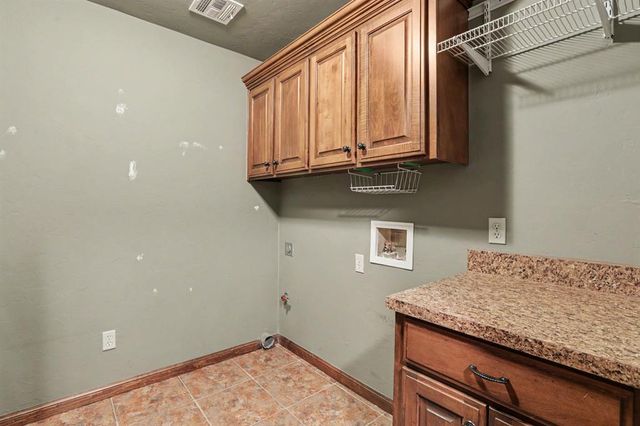 2727 Ashe Creek Drive, Edmond, OK 73034