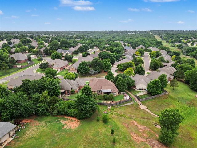 2727 Ashe Creek Drive, Edmond, OK 73034