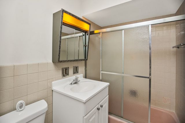 2521 N Thatcher Avenue 3A, River Grove, IL 60171