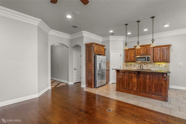 1110 Laurel Creek Drive, Shreveport, LA 71106