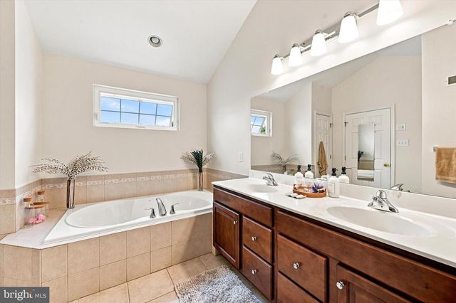 277 CHERRY LN, Kennett Square, PA 19348
