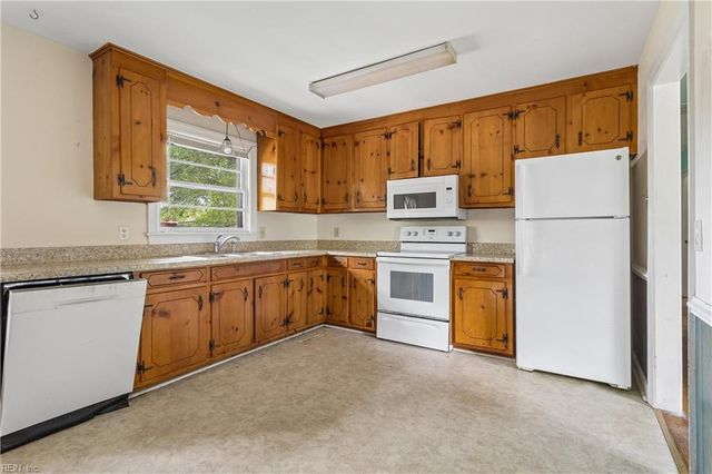 116 Bailey Rd RD, Yorktown, VA 23692