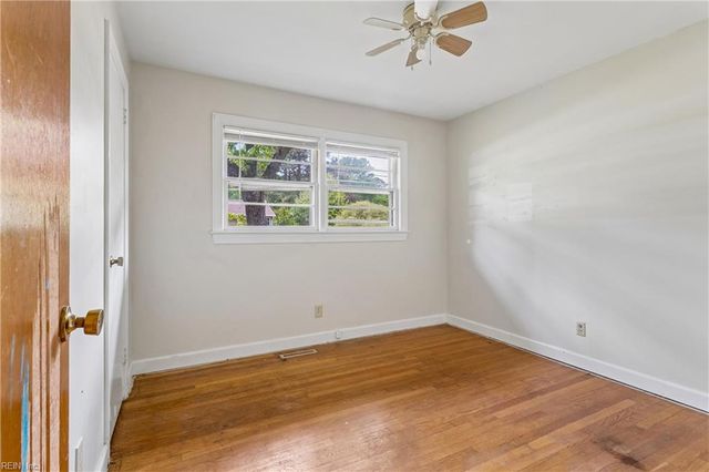 116 Bailey Rd RD, Yorktown, VA 23692