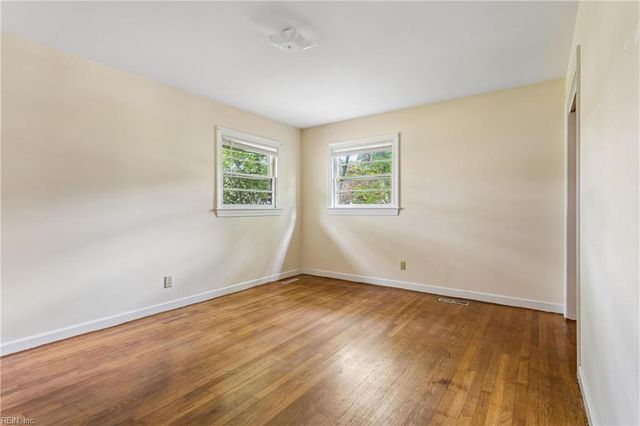 116 Bailey Rd RD, Yorktown, VA 23692