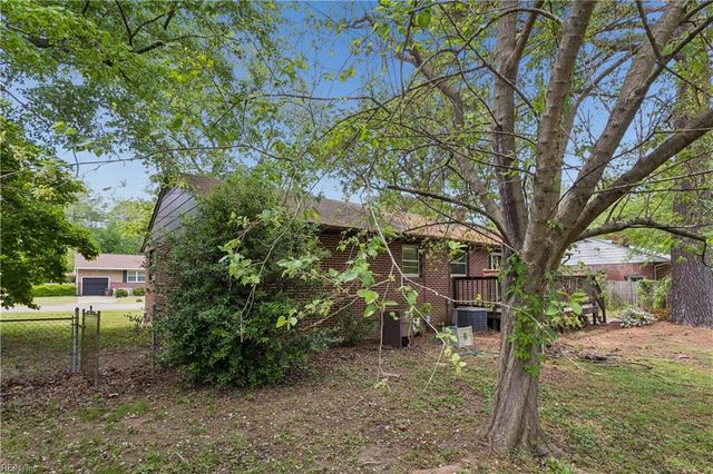 116 Bailey Rd RD, Yorktown, VA 23692