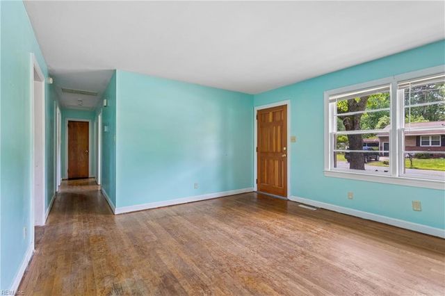 116 Bailey Rd RD, Yorktown, VA 23692