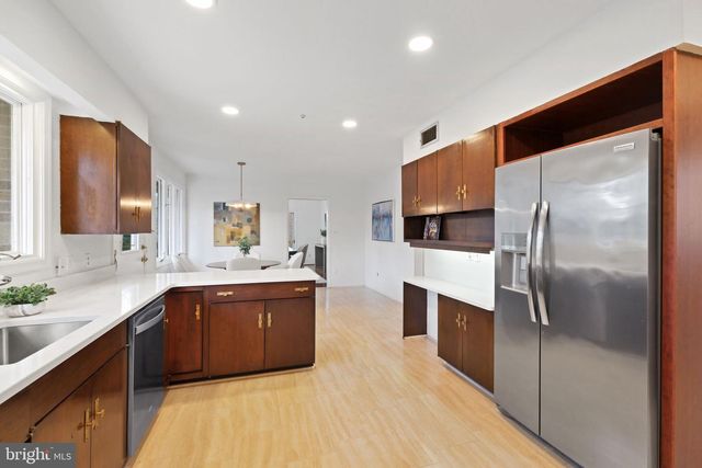 6204 CLEARWOOD RD, Bethesda, MD 20817