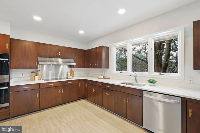 6204 CLEARWOOD RD, Bethesda, MD 20817