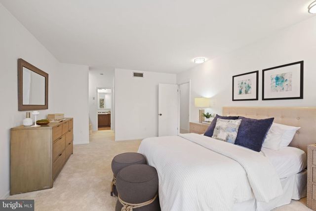 6204 CLEARWOOD RD, Bethesda, MD 20817