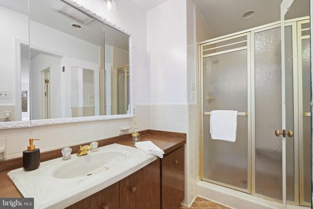 6204 CLEARWOOD RD, Bethesda, MD 20817