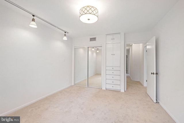 6204 CLEARWOOD RD, Bethesda, MD 20817