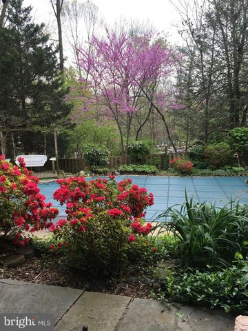 6204 CLEARWOOD RD, Bethesda, MD 20817