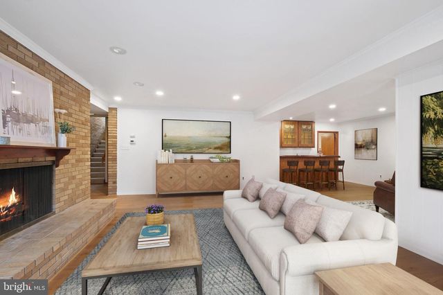 6204 CLEARWOOD RD, Bethesda, MD 20817