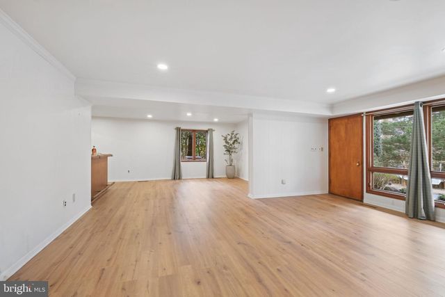 6204 CLEARWOOD RD, Bethesda, MD 20817