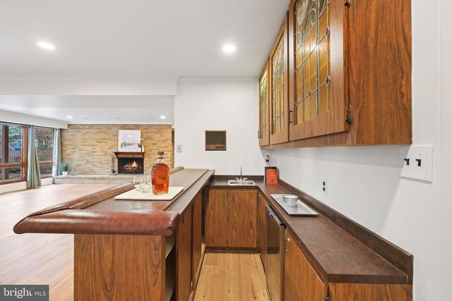 6204 CLEARWOOD RD, Bethesda, MD 20817