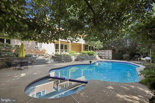 6204 CLEARWOOD RD, Bethesda, MD 20817