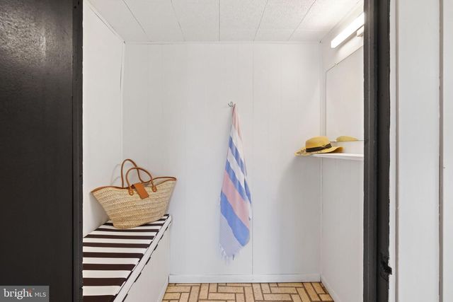 6204 CLEARWOOD RD, Bethesda, MD 20817