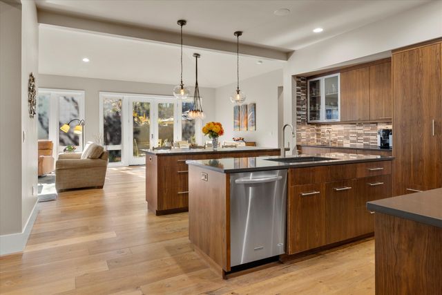 61354 Triple Knot Road, Bend, OR 97702