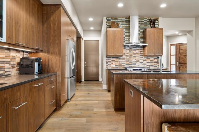 61354 Triple Knot Road, Bend, OR 97702