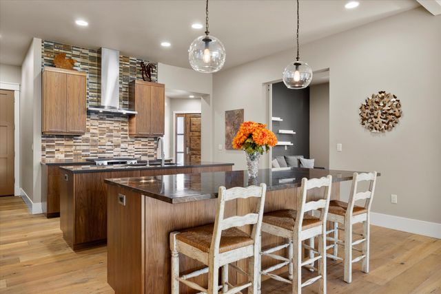 61354 Triple Knot Road, Bend, OR 97702