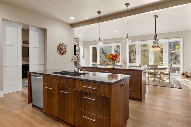 61354 Triple Knot Road, Bend, OR 97702