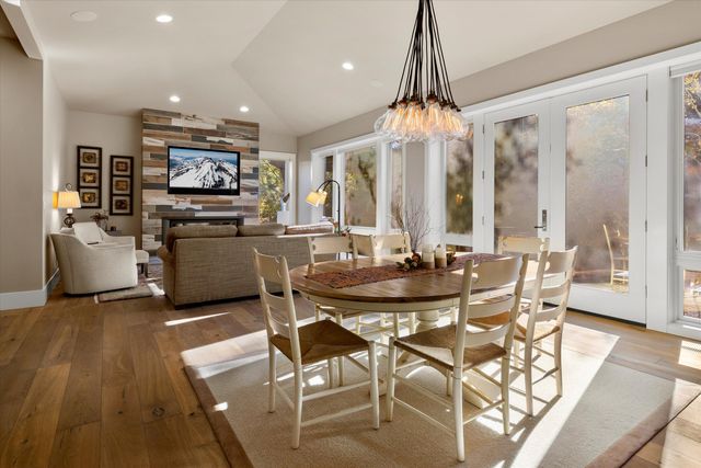 61354 Triple Knot Road, Bend, OR 97702