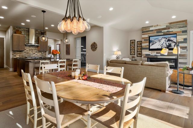 61354 Triple Knot Road, Bend, OR 97702