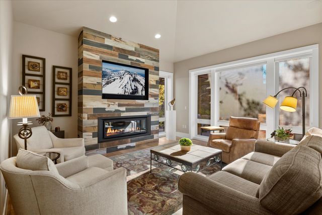 61354 Triple Knot Road, Bend, OR 97702