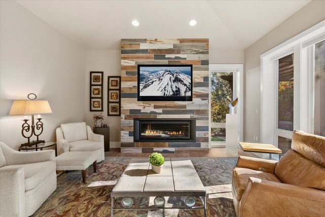 61354 Triple Knot Road, Bend, OR 97702